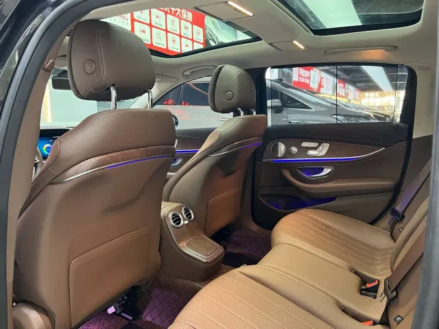 Mercedes-Benz E-Class — Фото автомобиля 11