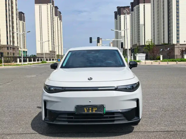 Leapmotor C10 — Фото автомобиля 2