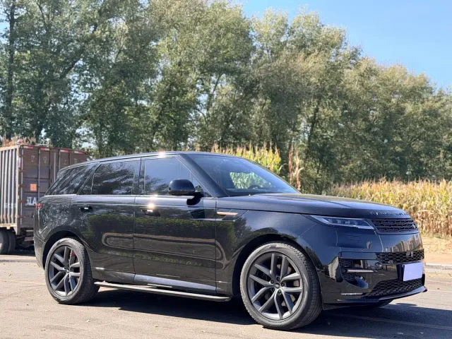 Land Rover Range Rover Sport — Фото автомобиля 3
