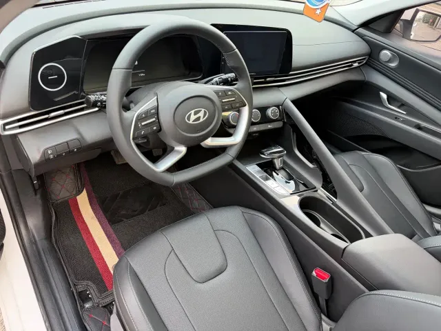 Hyundai Elantra — Фото автомобиля 8