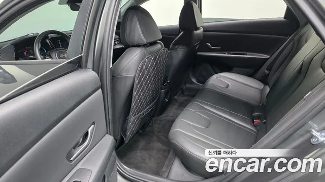Hyundai Avante CN7 — Фото автомобиля 12