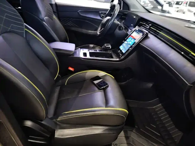 Roewe RX5 — Фото автомобиля 24