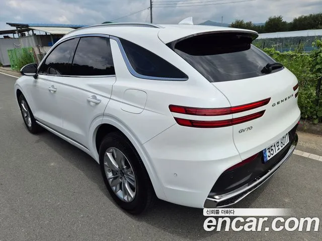 Genesis GV70 2.5T Бензин 2WD — Фото автомобиля 5