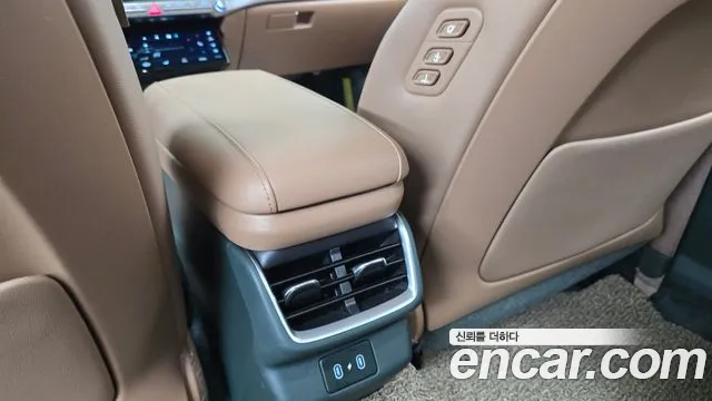 Hyundai Grandeur GN7 — Фото автомобиля 30