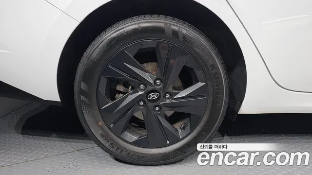 Hyundai Avante — Фото автомобиля 5