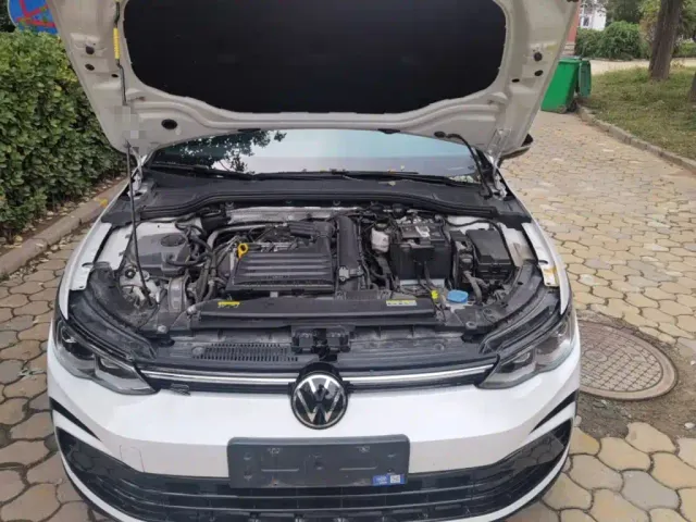 Volkswagen Golf — Фото автомобиля 16