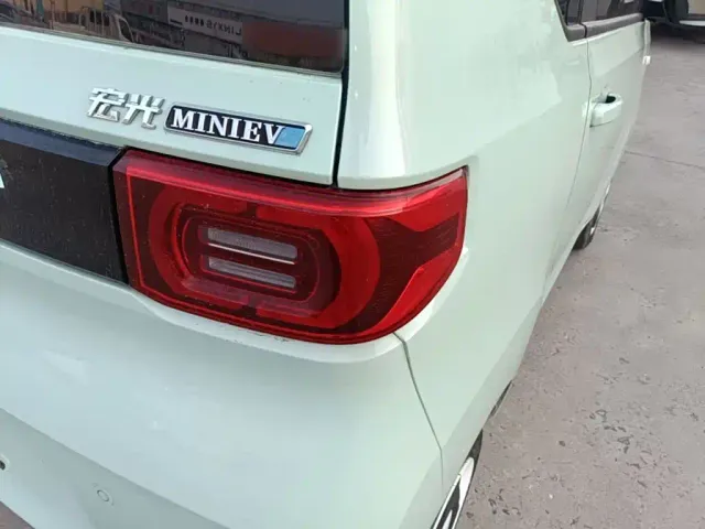 Wuling Hongguang Mini EV — Фото автомобиля 7