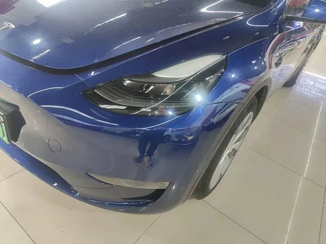 Tesla Model Y — Фото автомобиля 23