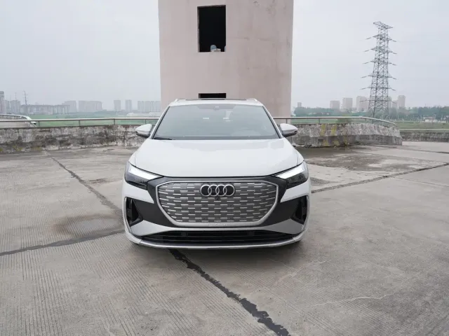 Фотография автомобиля — Audi Q4 e-tron
