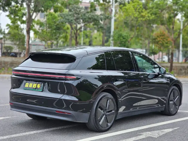 Li Auto i6 — Фото автомобиля 6