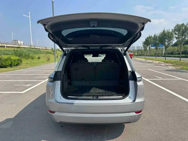 Li Auto L9 — Фото автомобиля 8