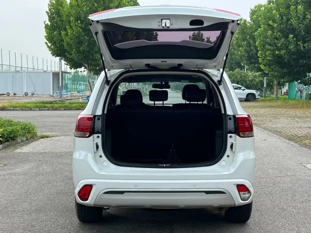 Mitsubishi Outlander — Фото автомобиля 5