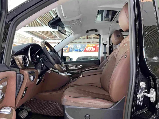 Mercedes-Benz V-Class — Фото автомобиля 10