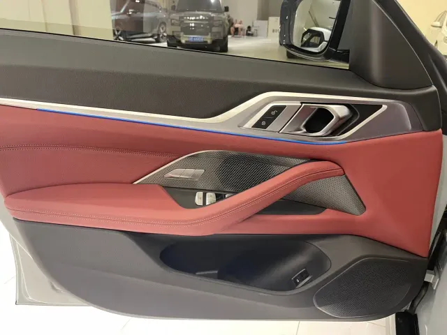 BMW i4 — Фото автомобиля 14