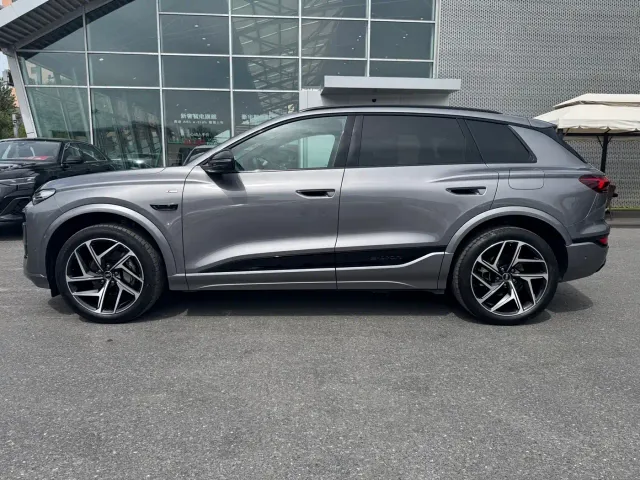 Audi Q6L e-tron — Фото автомобиля 3