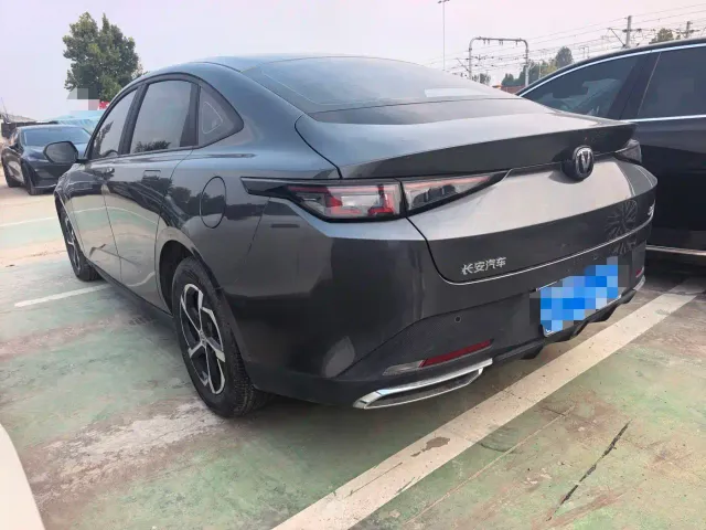 Changan Eado — Фото автомобиля 9
