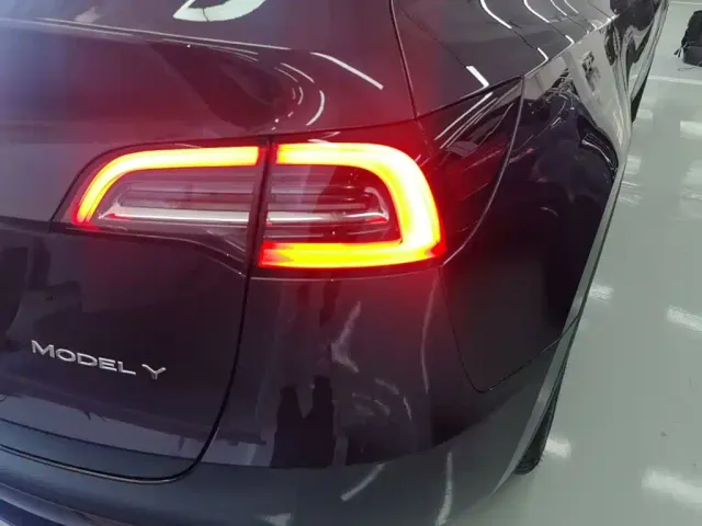 Tesla Model Y — Фото автомобиля 7