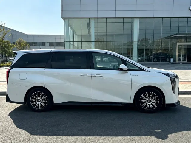 GAC Trumpchi E9 — Фото автомобиля 7
