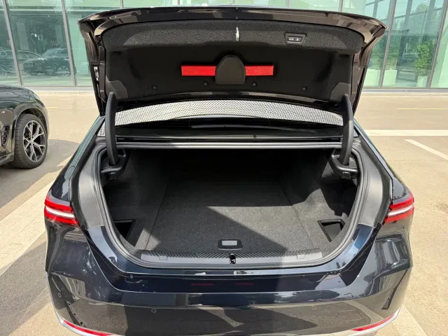BMW i5 — Фото автомобиля 24