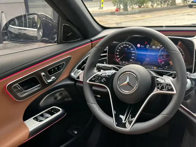 Mercedes-Benz E-Class — Фото автомобиля 7