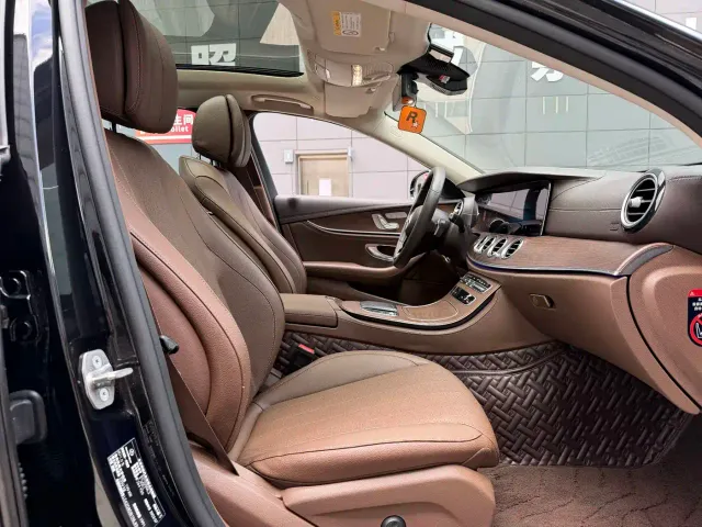 Mercedes-Benz E-Class — Фото автомобиля 10