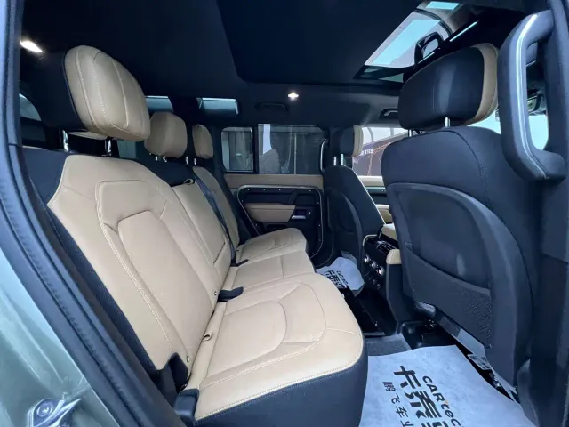 Land Rover Defender — Фото автомобиля 7