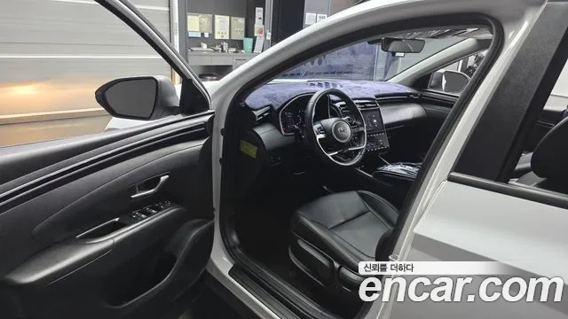 Hyundai Tucson Tucson (NX4) Бензин 1.6 турбо 2WD — Фото автомобиля 10