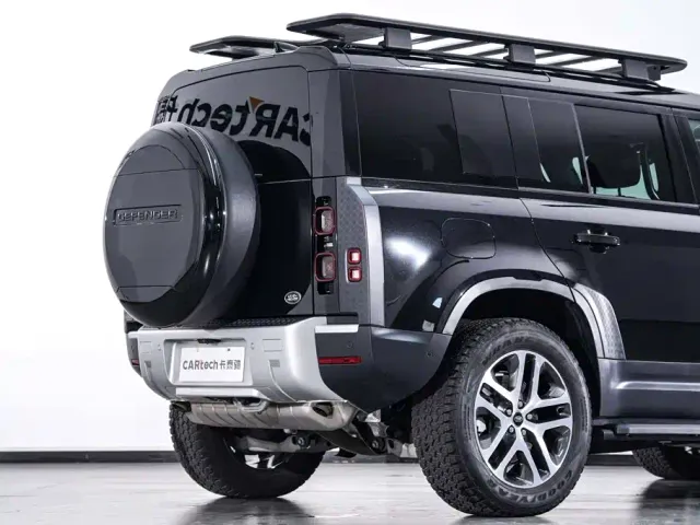 Land Rover Defender — Фото автомобиля 9