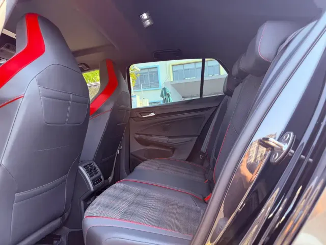 Volkswagen Golf GTI — Фото автомобиля 7