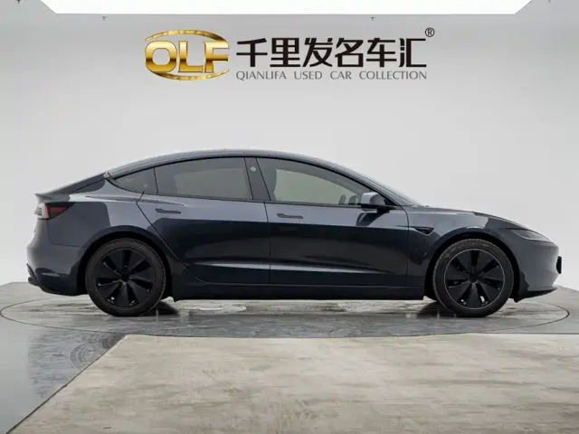 Tesla Model 3 — Фото автомобиля 3