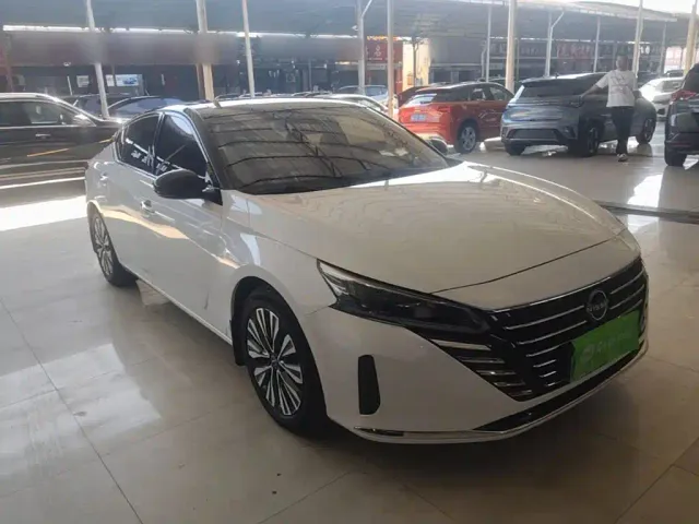 Nissan Teana — Фото автомобиля 3