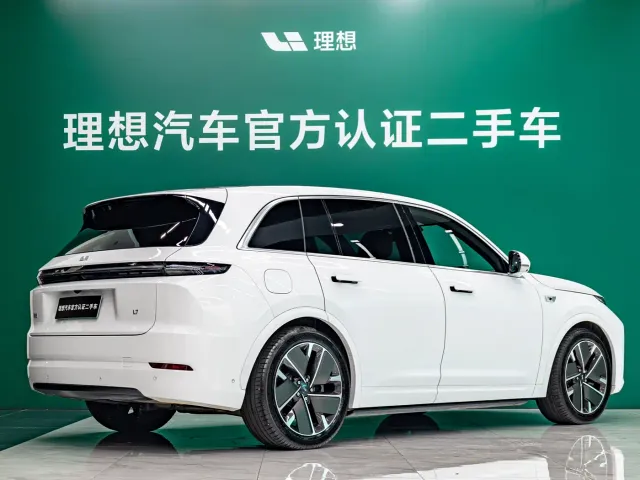 Li Auto L7 — Фото автомобиля 4