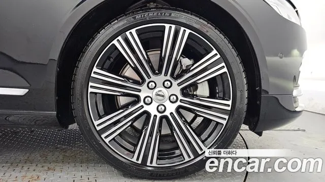 Вольво S90 — Фото автомобиля 5