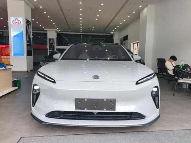 Nio ET5 Touring — Фото автомобиля 2