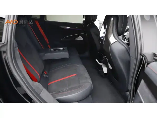 Xiaomi SU7 Ultra — Фото автомобиля 8
