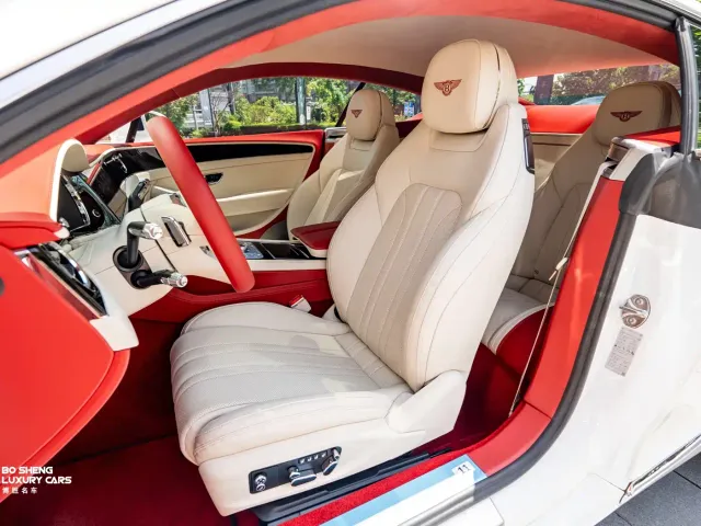 Bentley Continental — Фото автомобиля 11
