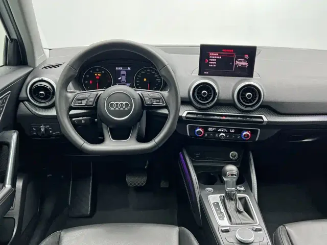 Audi Q2L — Фото автомобиля 19