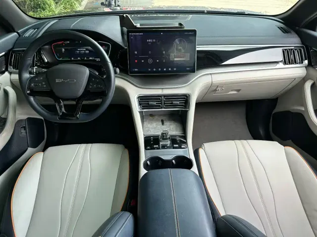BYD Song PLUS PHEV 2023 Champion Edition DM-i 110KM Flagship — Фото автомобиля 3