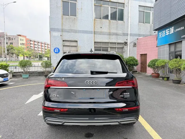 Audi Q5L — Фото автомобиля 5
