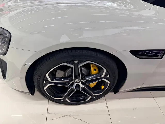 Xiaomi Auto Xiaomi SU7 2024 AWD Extended Range Advanced Smart Driving Max Edition — Фото автомобиля 4