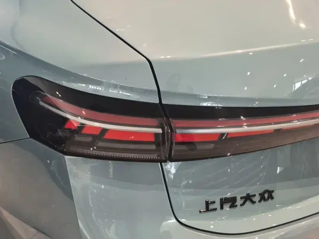 Volkswagen Passat — Фото автомобиля 8
