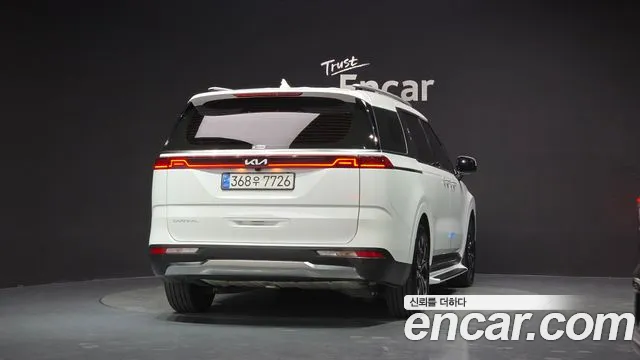 Kia Canival — Фото автомобиля 4