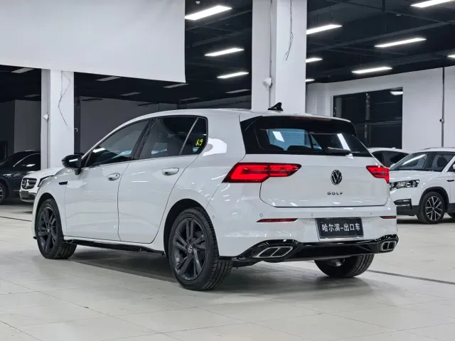 Volkswagen Golf — Фото автомобиля 23