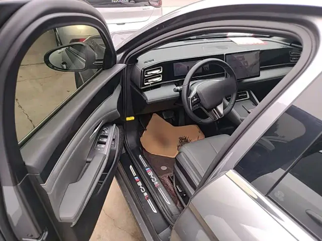 BYD Qin L — Фото автомобиля 15