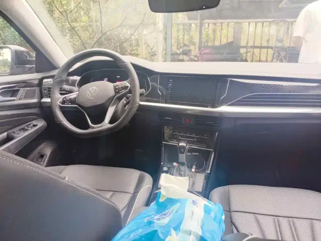 Volkswagen Passat — Фото автомобиля 12