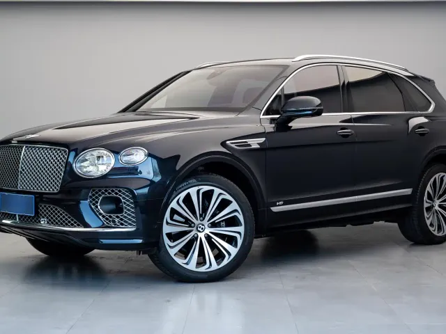 Bentley Bentayga — Фото автомобиля 2