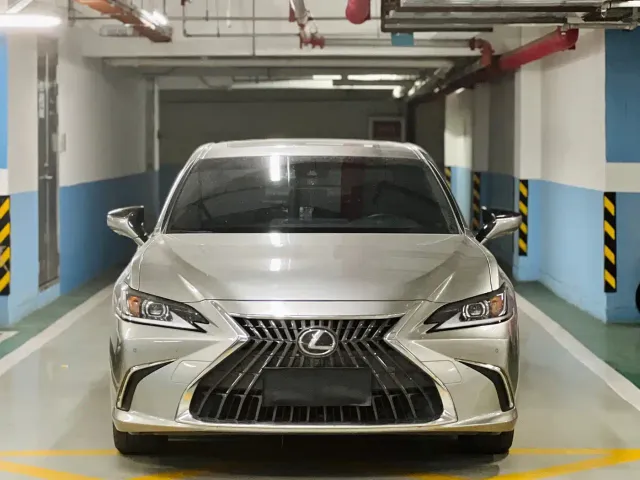 Lexus ES — Фото автомобиля 2