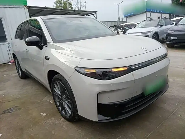 Leapmotor C10 — Фото автомобиля 3