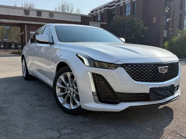 Cadillac CT5 — Фото автомобиля 3