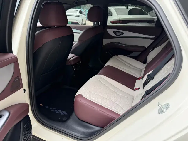 BYD Seal 07 DM-i — Фото автомобиля 4
